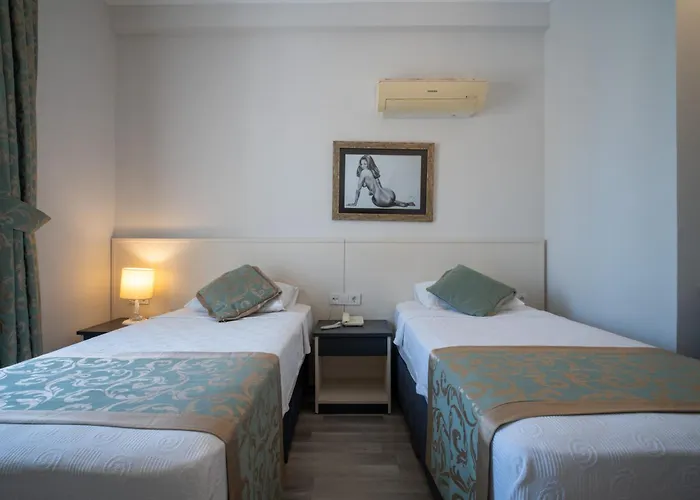Artemis Hotel